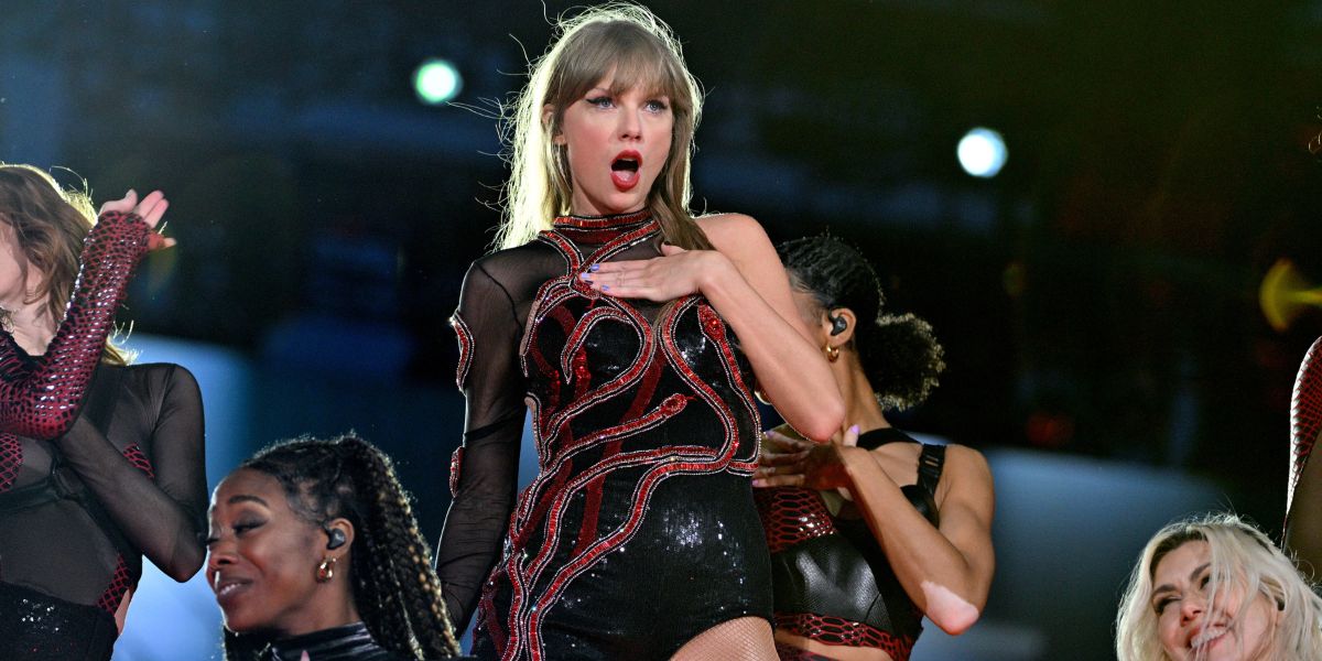 Taylor Swift releases new album, 'Reputation
